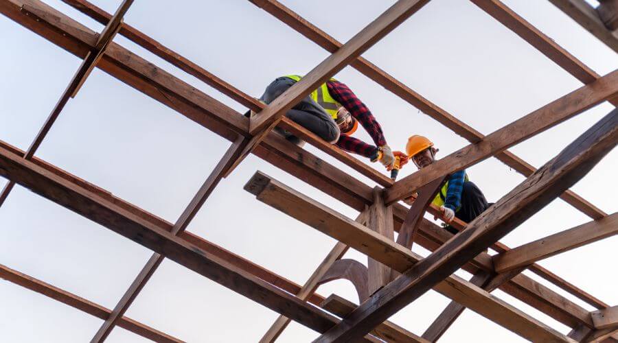 Professional gutter cleaning services in Fortville, IN